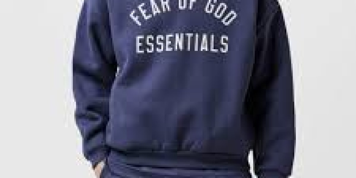 Essentials Hoodie – The Timeless Luxury Streetwear Icon for Every Generation