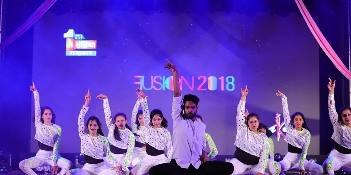 Bollywood Dance Class in Bani Park – Buskers Dance Institute