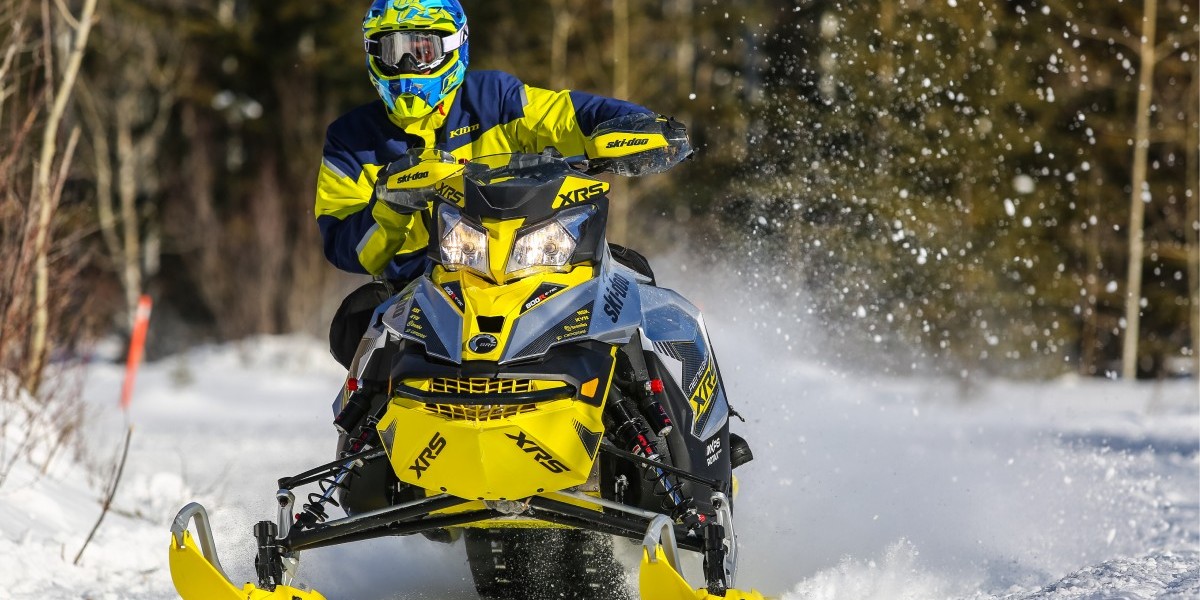 Snowmobiling Safety in Grayling, Michigan: Expert Tips, Dos & Don’ts