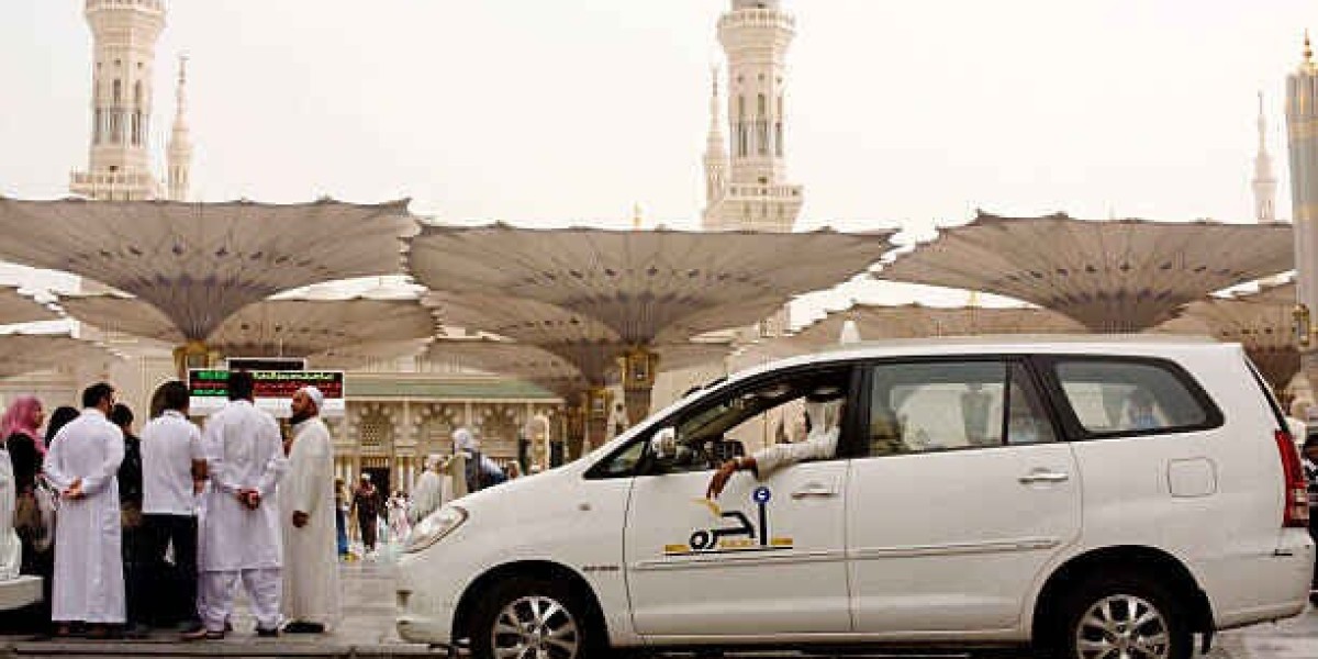 How Reliable Taxi Services Make Umrah Travel Easier for Pilgrims