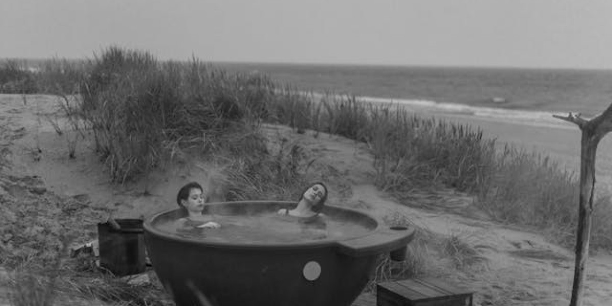 How a Wooden Spa Enclosure Improves Safety and Style