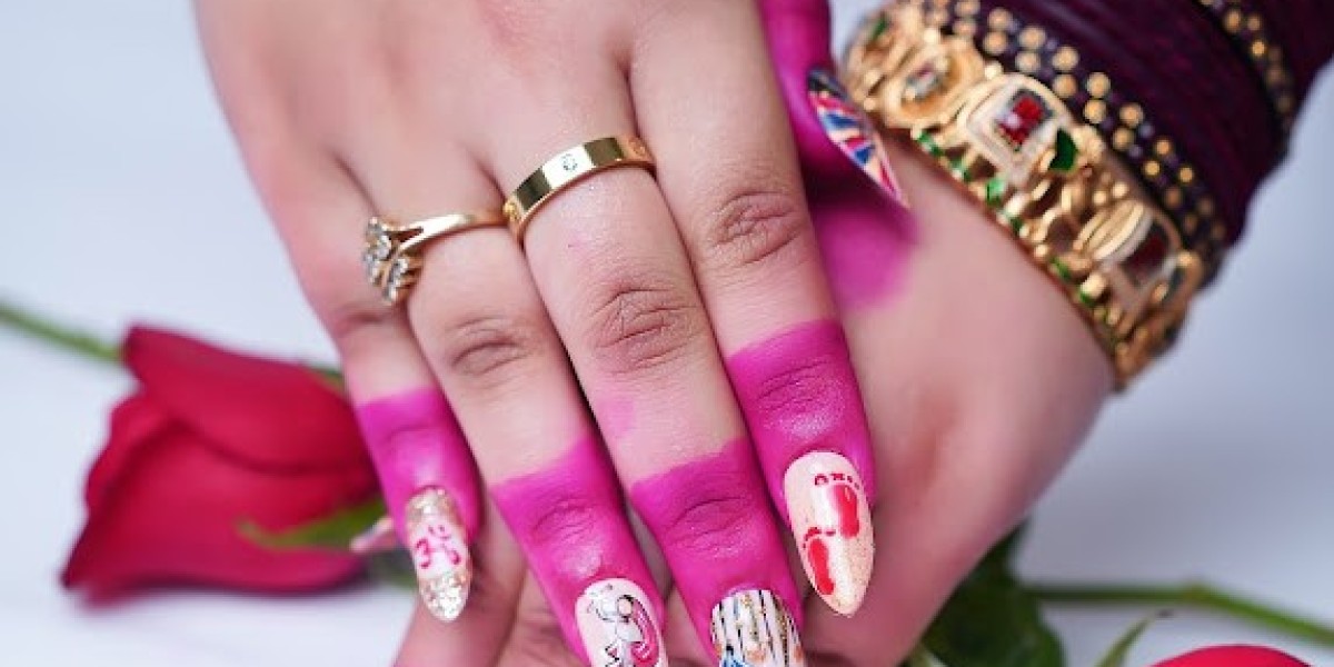 Nail Art Course in Saket Delhi – Learn Professionally at Lakmé Academy, Saket
