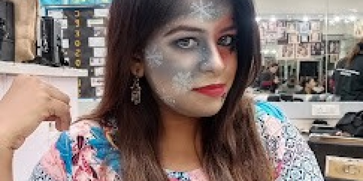 Lakme Academy Bandra, Powered by Aptech <br>:- Best Makeup Academy in Bandra