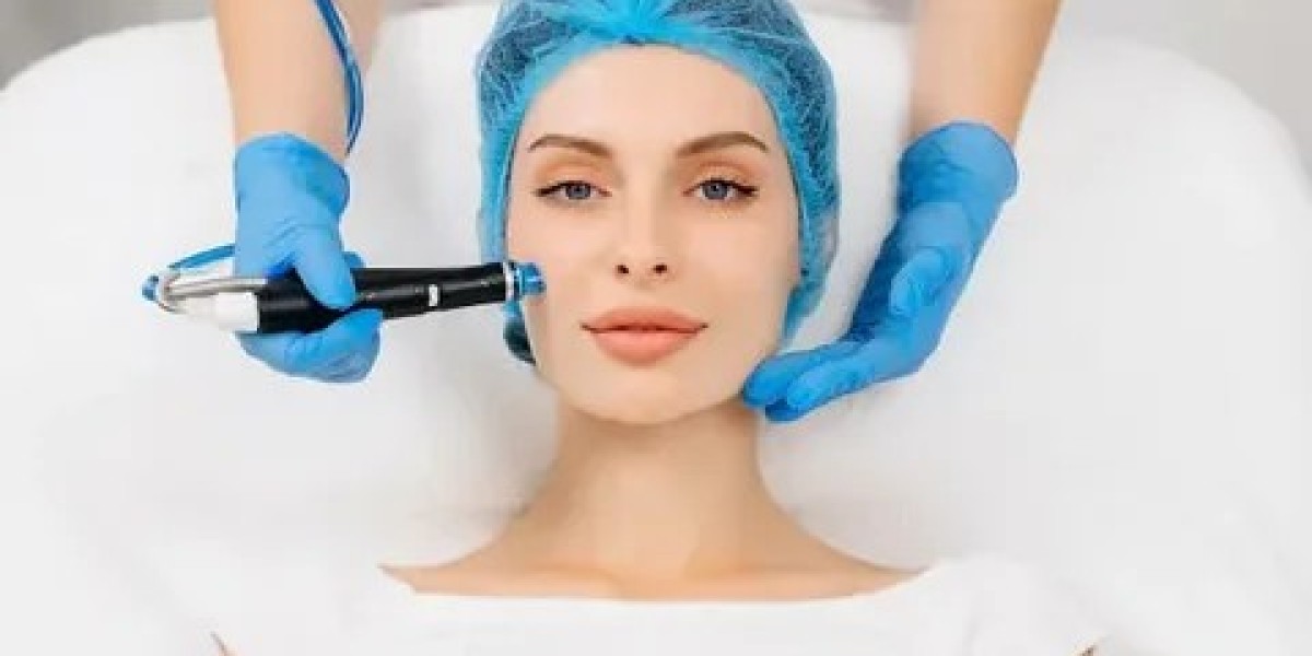 Clearer Pores with Expert HydraFacial Treatment in Dubai
